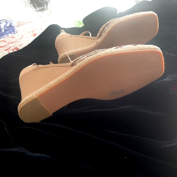 Nine West Glitter Shoes - Picture 3 of 5